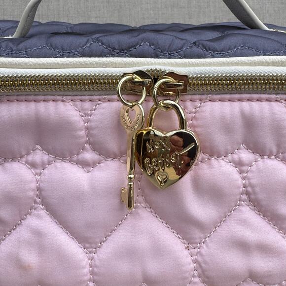 BETSEY JOHNSON  Quilted Heart Zippered  Makeup Case/Train case with handle - Picture 3 of 15